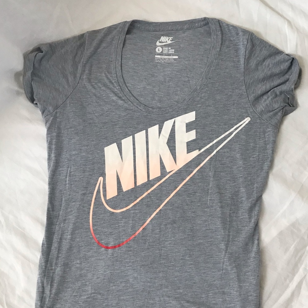 Nike Loose Fit T-Shirt